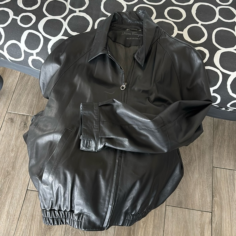 Euro size - 56 - Men's Leather Bomber Jacket - gently worn